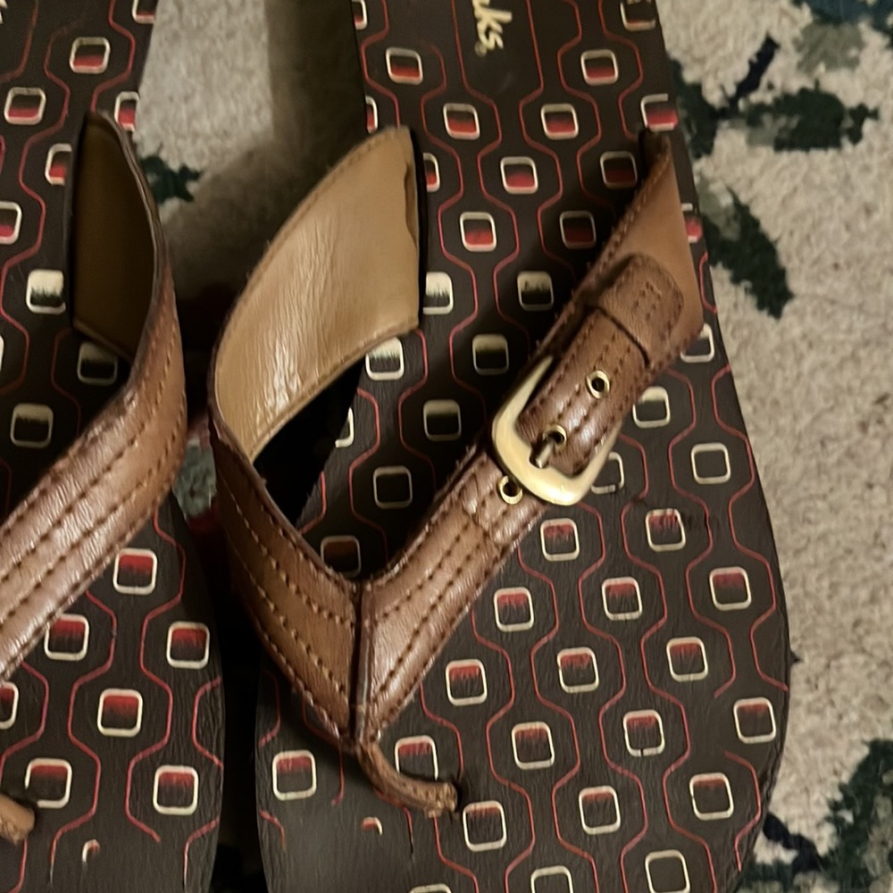 Clarks - Picture 3 of 5